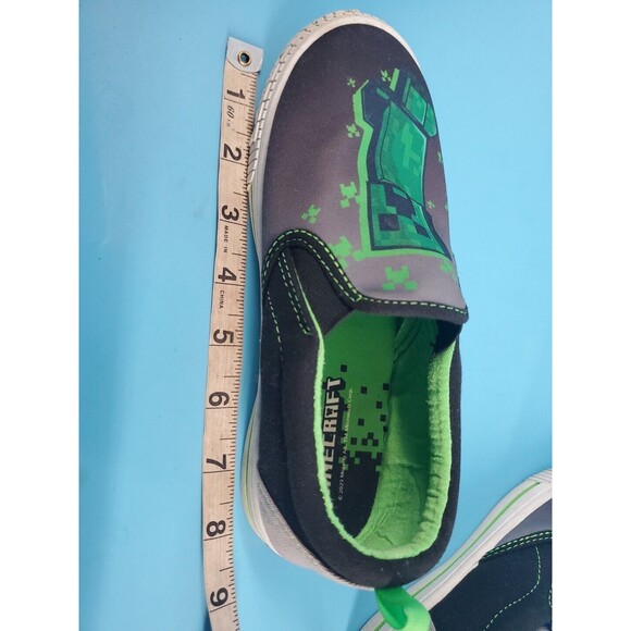 Minecraft Boy's Canvas Shoe Sz 2 Slip On Green Black - Picture 11 of 13